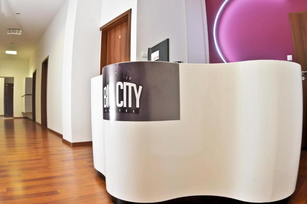 Big City Hostel Wrocław Extérieur photo