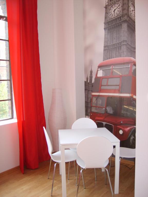 Big City Hostel Wrocław Chambre photo